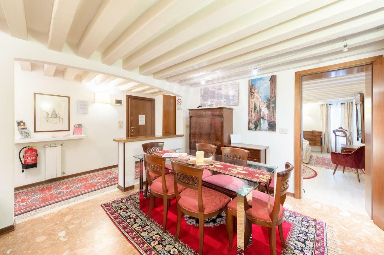 Ca' Del Carro Family Apartment Venice Exterior photo